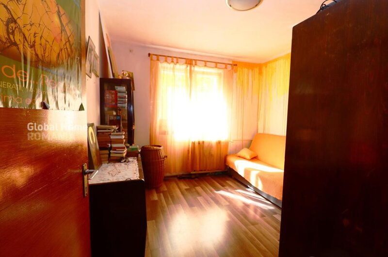 Metrou Dristor, apartament 2 camere decomandat, etaj 2/8, bloc 1985.